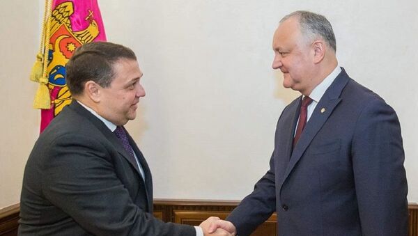 Președintele Igor Dodon și șeful misiunii FMI Moldova, Ruben Atoyan - Sputnik Moldova