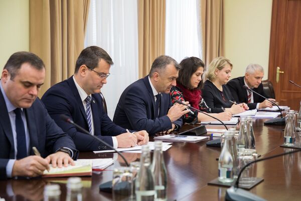 Despre ce proiecte de investiții au discutat Ion Chicu și șefa biroului BERD în Moldova Despre ce proiecte de investiții au discutat Ion Chicu și șefa biroului BERD în Moldova - Sputnik Moldova