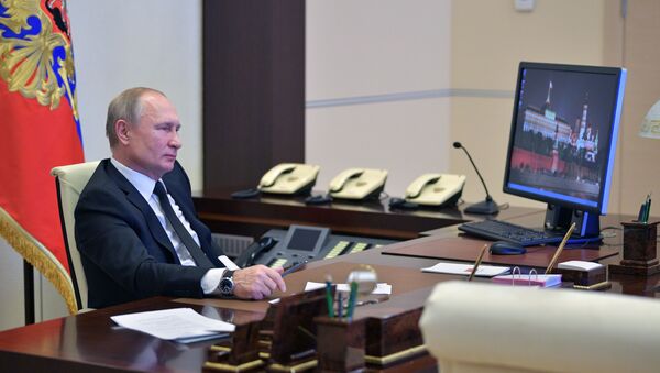 Президент РФ В. Путин принял участие в режиме телемоста в открытом уроке в рамках форума ПроеКториЯ - Sputnik Moldova-România