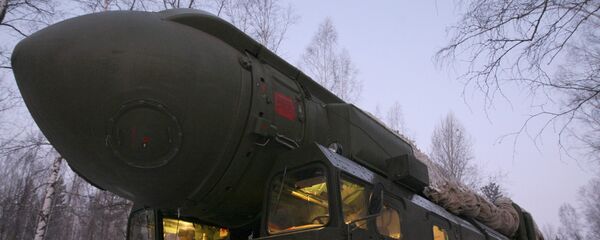 Complex de rachete „Topol” pe poligonul din Novosibirsk - Sputnik Moldova