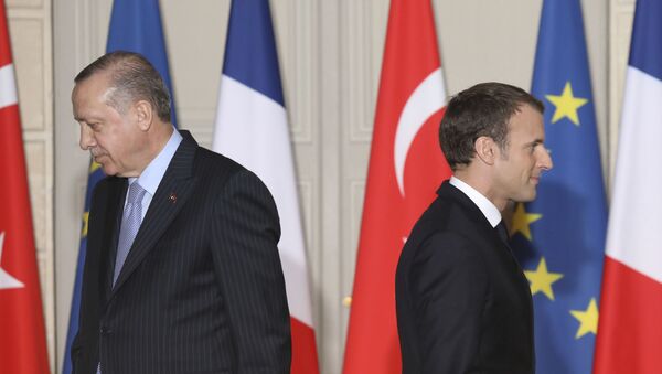 Президент Турции Реджеп Тайип Эрдоган и Президент Франции Эммануэль Макрон - Sputnik Молдова