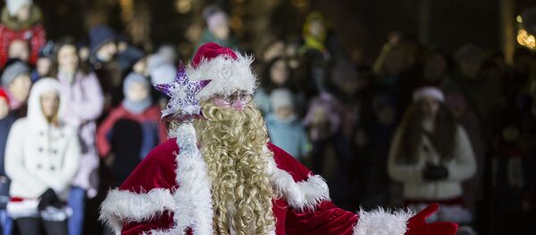 Огни гирлянд зажжены - в Кишиневе начались новогодние торжества - Sputnik Молдова