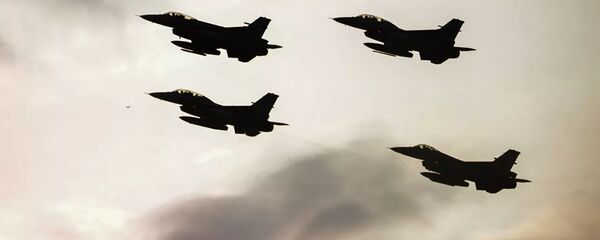 Avioanele de luptă F16 ale forțelor armate ale Turciei și Poloniei în timpul summitului NATO de la Vașovia, imagine de arhivă - Sputnik Moldova