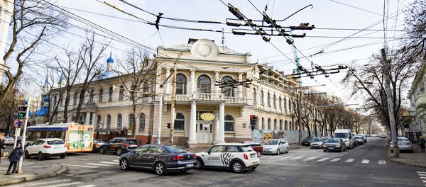 Здание бывшей женской гимназии в Кишиневе, построенное в XIX веке. Здание бывшей женской гимназии в Кишиневе, построенное в XIX веке. - Sputnik Молдова