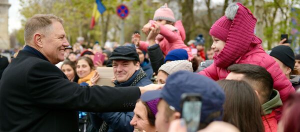 Klaus Iohannis, participare la parada militară organizată cu prilejul Zilei Naționale a României - Sputnik Moldova-România