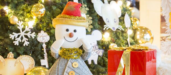 Праздничное убранство международного аэропорта Кишинева Праздничное убранство международного аэропорта Кишинева - Sputnik Молдова