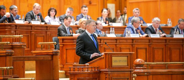 Participare la şedinţa solemnă comună a Senatului şi Camerei Deputaților consacrată celebrării Zilei Naționale a României - Sputnik Moldova-România