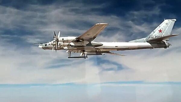 Нанесение авиаударов Ту-95МС крылатыми ракетами ХА-101 по объектам террористов в Сирии - Sputnik Moldova-România