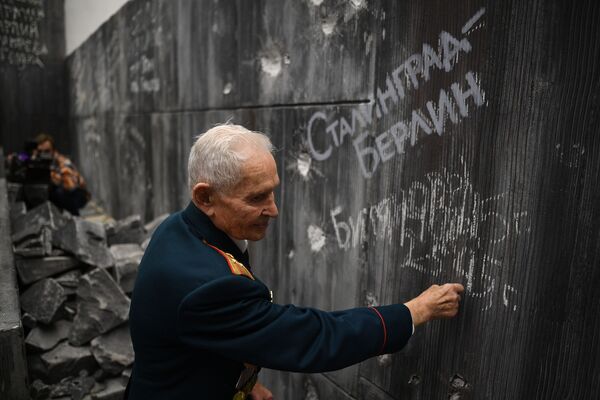 Istoria paradelor Victoriei din Piața Roșie Istoria paradelor Victoriei din Piața Roșie - Sputnik Moldova