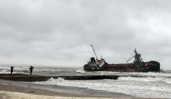 Затонувший возле Одессы танкер Делфи - Sputnik Молдова