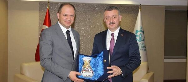 Primarul Chișinăului Ion Ceban și primarul orașului Kocaeli, Tahir Buyukaki - Sputnik Moldova