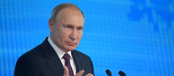 Президент РФ В. Путин и премьер-министр РФ Д. Медведев приняли участие в съезде партии Единая Россия Президент РФ В. Путин и премьер-министр РФ Д. Медведев приняли участие в съезде партии Единая Россия - Sputnik Moldova-România