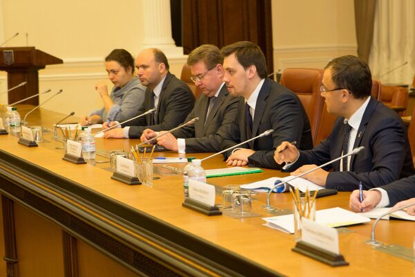 Ion Chicu se află la Kiev: Tranzitul gazelor rusești, pe agenda discuțiilor cu Honcharuk Ion Chicu se află la Kiev: Tranzitul gazelor rusești, pe agenda discuțiilor cu Honcharuk - Sputnik Moldova