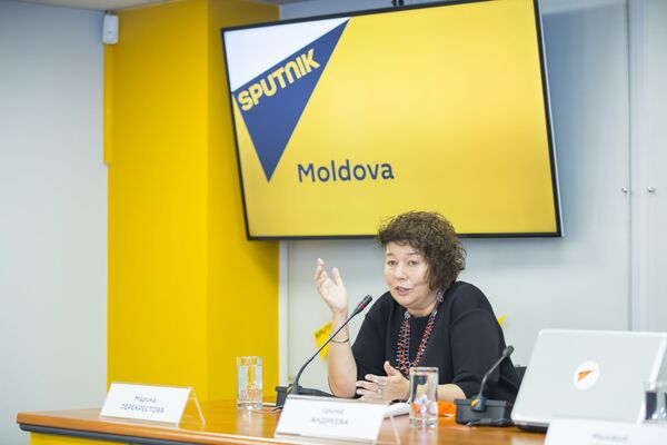 Руководитель Sputnik Молдова Марина Перекрестова поприветствовала представителей молдавских СМИ и рассказала о проекте. - Sputnik Молдова
