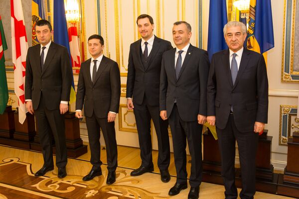 Ion Chicu, față-n față cu Vladimir Zelenski: Despre ce au discutat oficialii Ion Chicu, față-n față cu Vladimir Zelenski: Despre ce au discutat oficialii - Sputnik Moldova
