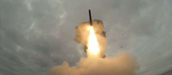 Exact la țintă: Racheta de croazieră „Kalibr” a fost testată cu succes în Marea Neagră - Sputnik Moldova