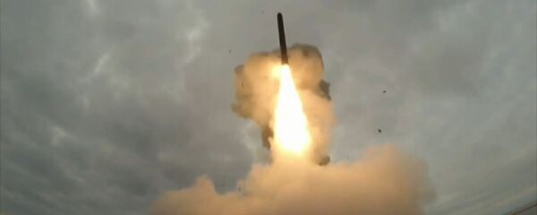 Exact la țintă: Racheta de croazieră „Kalibr” a fost testată cu succes în Marea Neagră - Sputnik Moldova-România