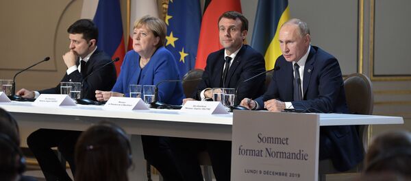 Президент РФ Владимир Путин, президент Франции Эммануэль Макрон, федеральный канцлер Германии Ангела Меркель и президент Украины Владимир Зеленский - Sputnik Moldova
