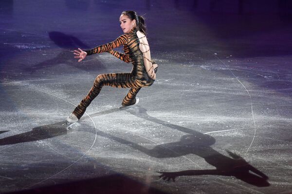 Алина Загитова участвует в показательных выступлениях после финала Гран-при по фигурному катанию в японской Нагое - Sputnik Молдова