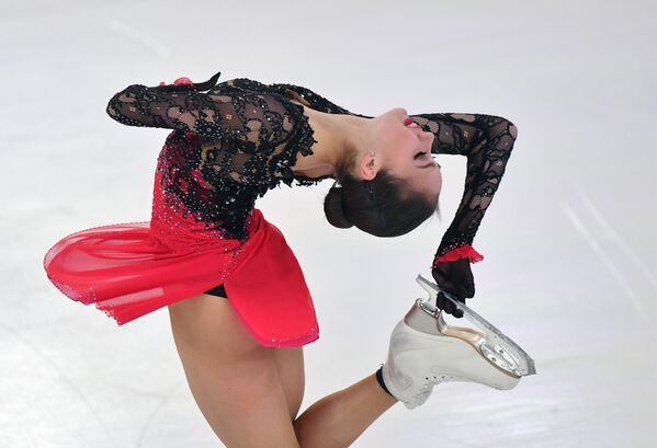 Российская фигуристка Алина Загитова во время выступления на чемпионате России по фигурному катанию в Саранске - Sputnik Молдова