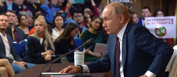 Боятся вашей правды - Путин об угрозах властей Эстонии в адрес сотрудников Sputnik Эстония  - Sputnik Молдова