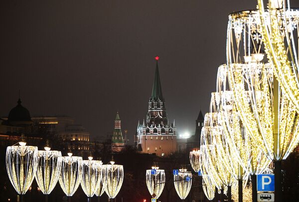 Световая иллюминация на Кремлевской набережной - Sputnik Молдова