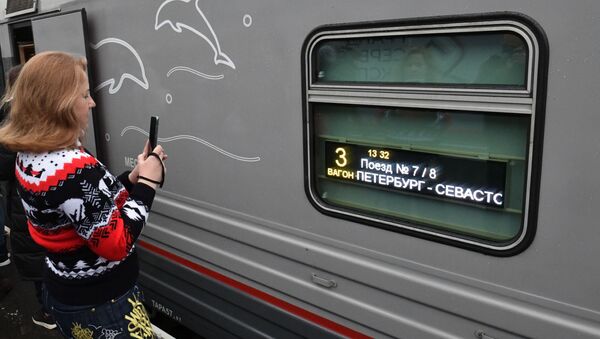 Отправление поезда Таврия из Санкт-Петербурга в Крым - Sputnik Moldova-România