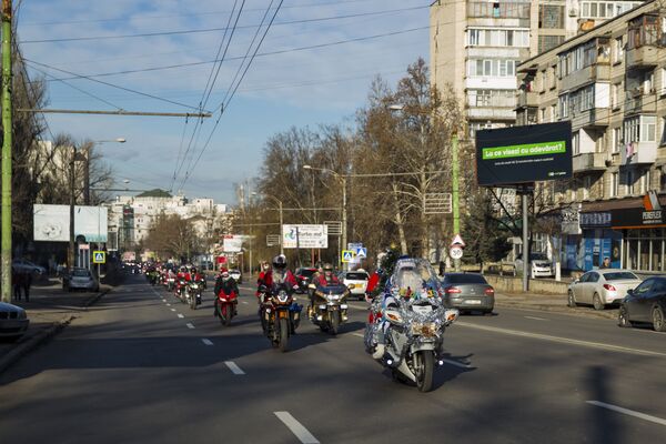 Парад Дедов Морозов на мотоциклах 2019 - Sputnik Moldova