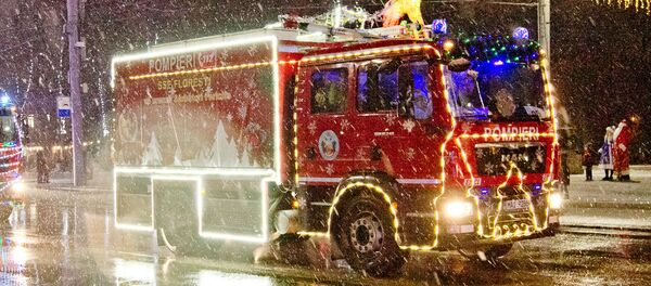 Caravana de Crăciun a Salvatorilor şi Pompierilor Caravana de Crăciun a Salvatorilor şi Pompierilor - Sputnik Moldova