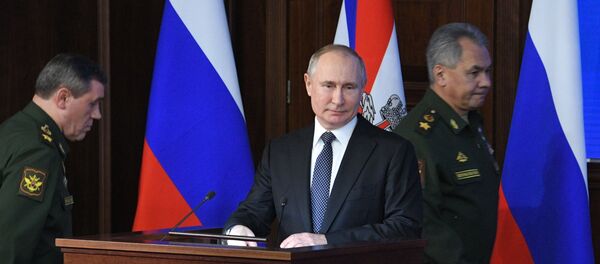 Президент РФ В. Путин принял участие в заседании расширенной коллегии Миниобороны РФ Президент РФ В. Путин принял участие в заседании расширенной коллегии Миниобороны РФ - Sputnik Moldova-România