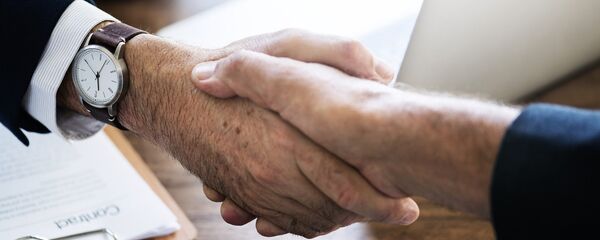 Strângere de mâna - Sputnik Moldova-România