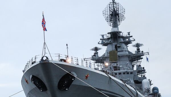 Отряд кораблей Северного флота во главе с крейсером Маршал Устинов прибыл в Североморск - Sputnik Moldova-România