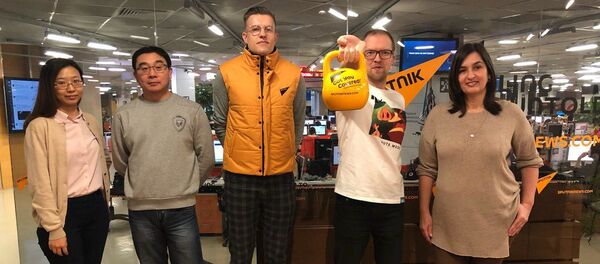 Участники флешмоба в поддержку Sputnik Эстония Участники флешмоба в поддержку Sputnik Эстония - Sputnik Moldova-România