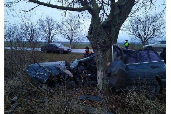Încă o tragedie pe șosea: Un tânăr de 25 de ani a decedat într-un accident, la Râbnița Încă o tragedie pe șosea: Un tânăr de 25 de ani a decedat într-un accident, la Râbnița - Sputnik Moldova
