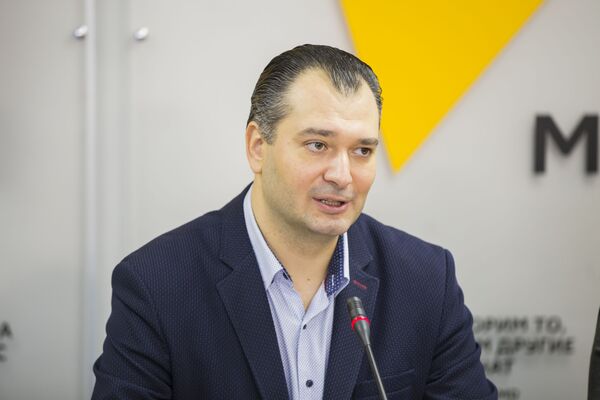 Пресс-секретарь Sputnik Молдова поздравил лауреатов конкурса Перспектива с высокой оценкой их творческих работ.  - Sputnik Молдова
