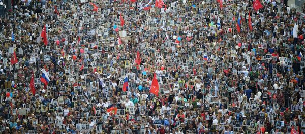 Участники акции Бессмертный полк в Москве - Sputnik Молдова