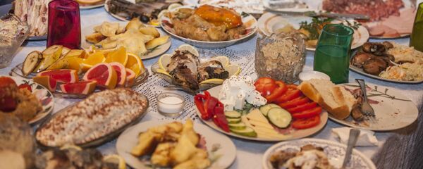 Праздничный стол в Молдове Праздничный стол в Молдове - Sputnik Молдова