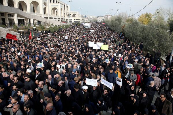 Демонстрация в Иране после убийства генерала Касема Сулеймани - Sputnik Молдова