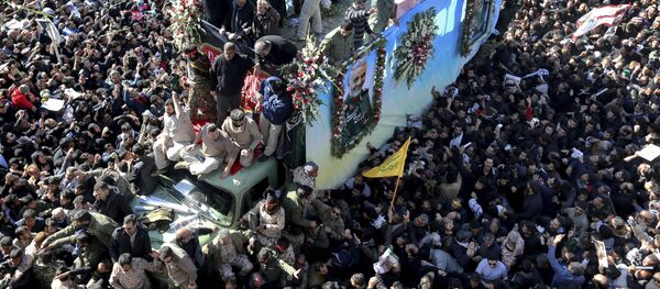 Траурное шествие в Тегеране по случаю прощания с генералом Солеймани - Sputnik Moldova