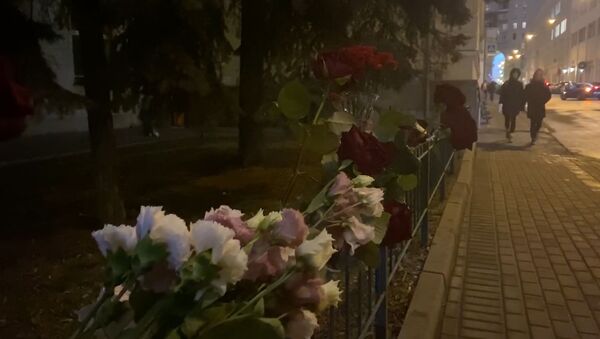 Москвичи принесли цветы к посольствам Украины и Ирана в память о погибших в авиакатастрофе - Sputnik Молдова