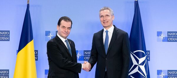 Prim-ministrul român, Ludovic Orban, și secretarul general al NATO, Jens Stoltenberg - Sputnik Moldova-România