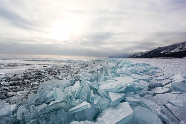 Лед на озере Байкал - Sputnik Moldova-România
