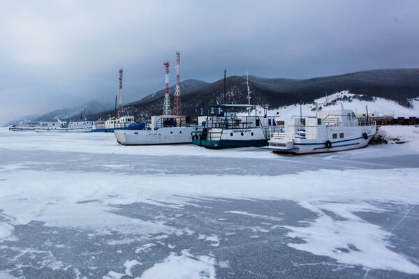 Корабли на озере Байкал - Sputnik Молдова