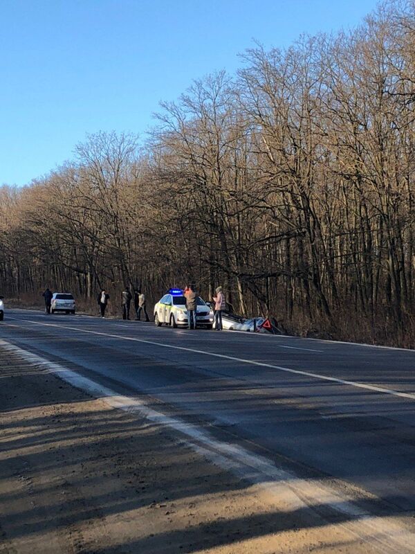 Grav accident pe șoseaua Balcani: O femeie a ajuns la spital - Video Grav accident pe șoseaua Balcani: O femeie a ajuns la spital - Video - Sputnik Moldova