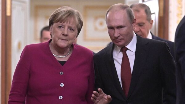 Президент РФ Владимир Путин и федеральный канцлер Германии Ангела Меркель - Sputnik Moldova