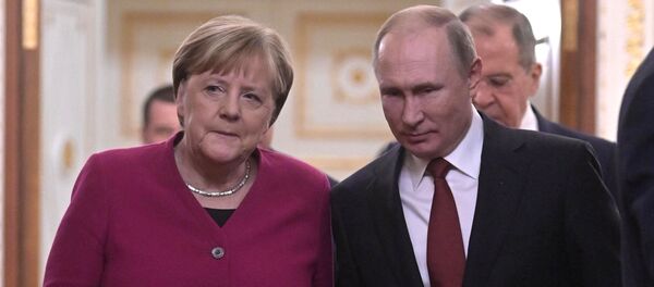 Президент РФ Владимир Путин и федеральный канцлер Германии Ангела Меркель - Sputnik Moldova