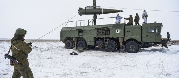 Пуск баллистической ракеты ОТРК Искандер-М с полигона Капустин Яр - Sputnik Moldova