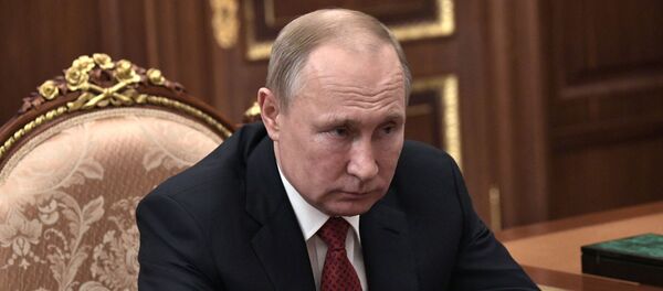 Рабочая встреча президента РФ В. Путина с главой ФНС М. Мишустиным Рабочая встреча президента РФ В. Путина с главой ФНС М. Мишустиным - Sputnik Moldova-România