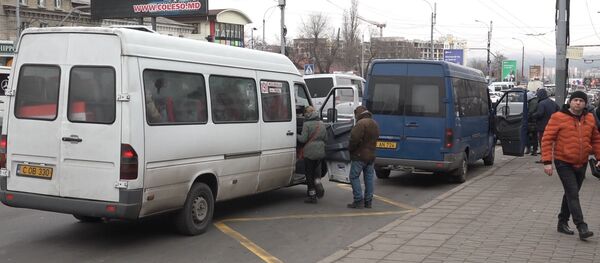 Возможный рост тарифа в маршрутках до 6-7 леев: что думают жители Кишинева - Sputnik Молдова