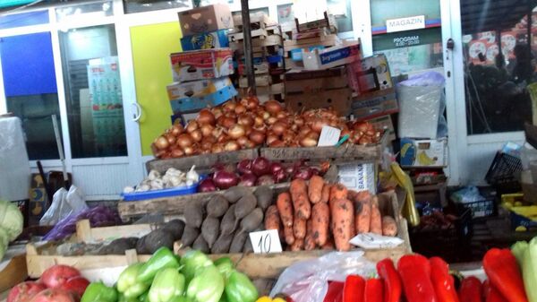 Cum s-au scumpit fructele și legumele: Prețurile cerute la piață, în Chișinău – Foto Cum s-au scumpit fructele și legumele: Prețurile cerute la piață, în Chișinău – Foto - Sputnik Moldova
